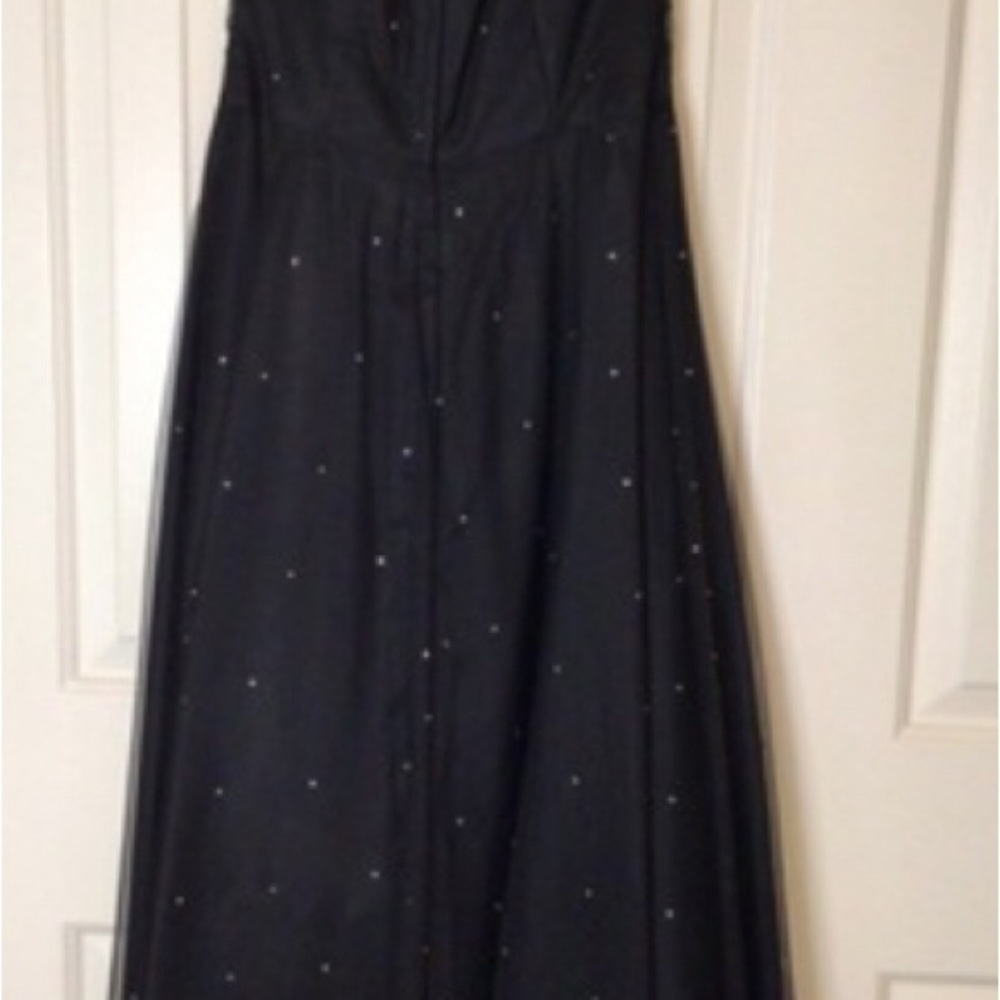 Gown - Picture 5 of 5